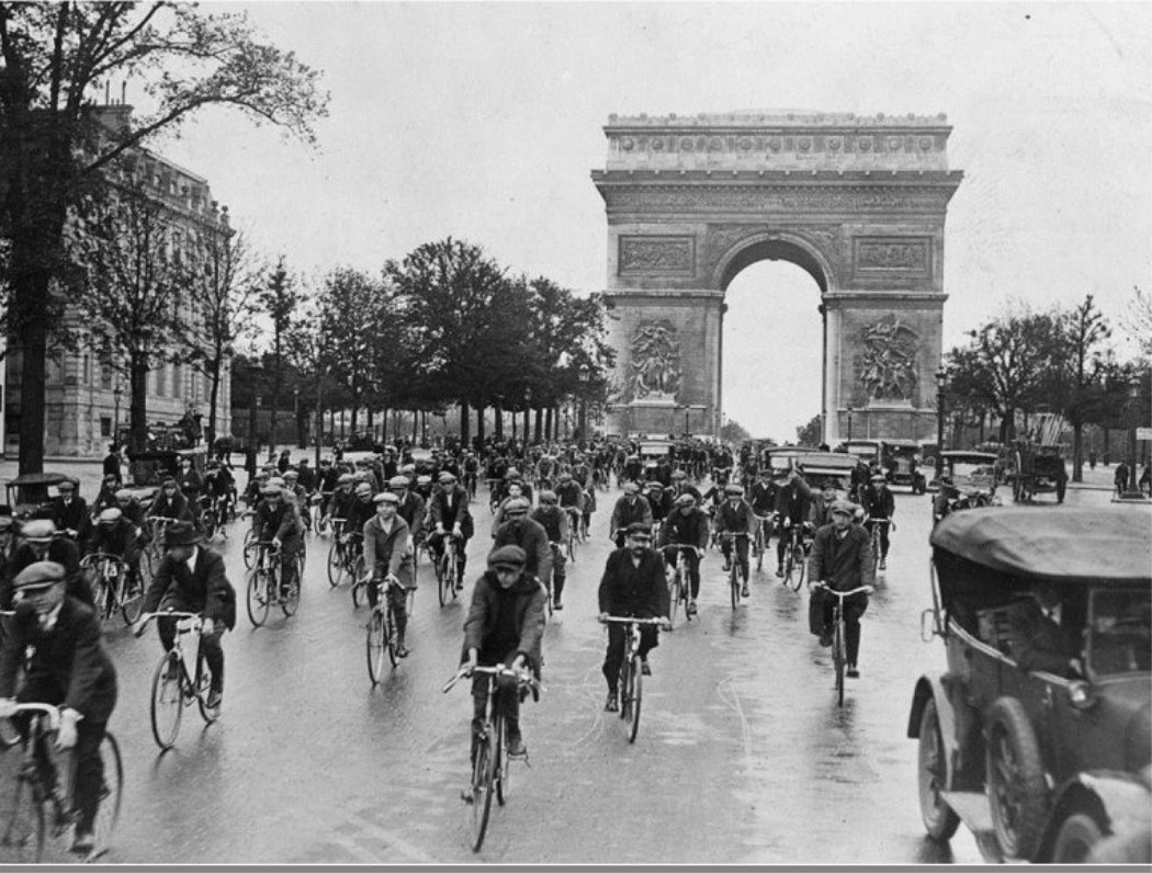 Tour de france through the Champs elysees and arc de triomphe